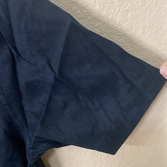 Men’s INC International Concepts Deep Black Island Breeze Button Down Shirt - Picture 4 of 9